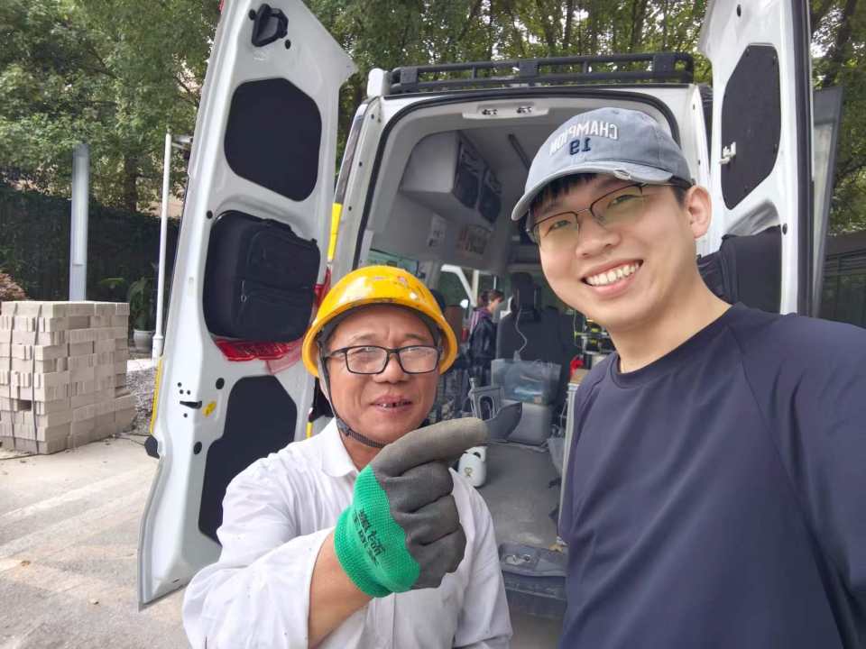 基地车日记|2026.10.9 上海五站连轴，从Formshop把车开进闵行、纽大、上科大附校、蘑菇云