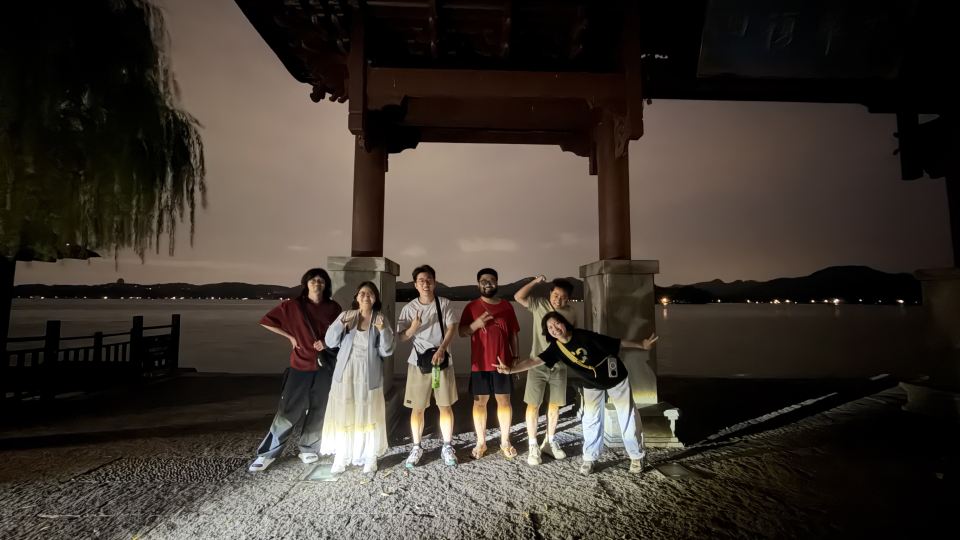 基地车日记| 2026.9.18 杭州：从西湖蓝调到深夜酒馆